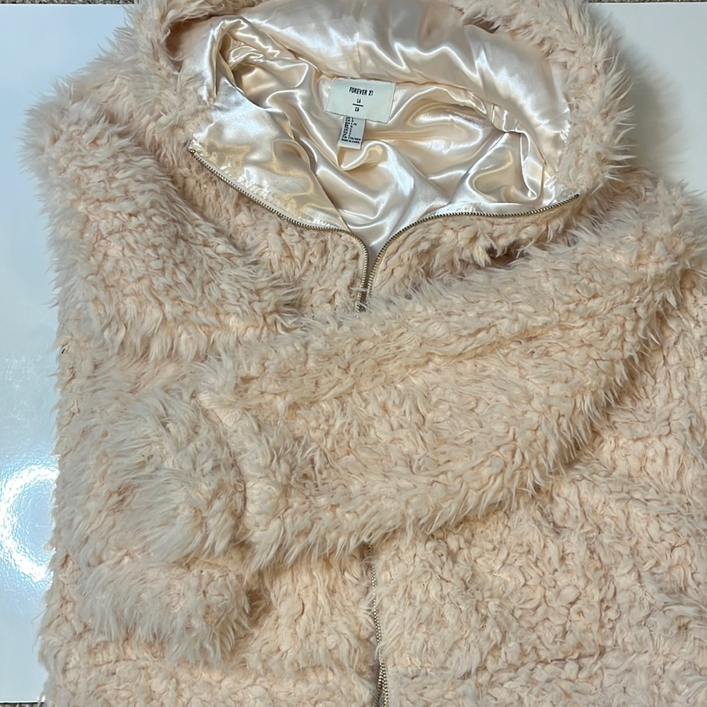 Forever 21 extra soft fuzzy Sherpa zip-up; like new; size L; satin-like lining